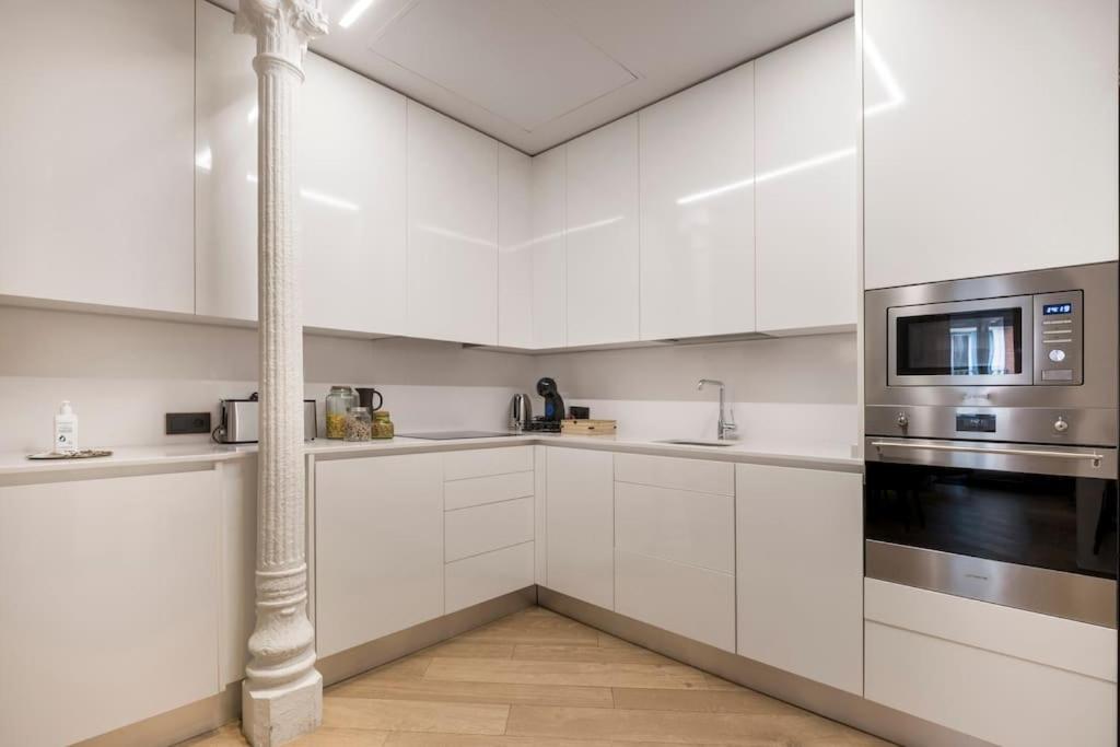 Lujoso Apartamento Cerca De Plaza Mayor Madrid Bagian luar foto