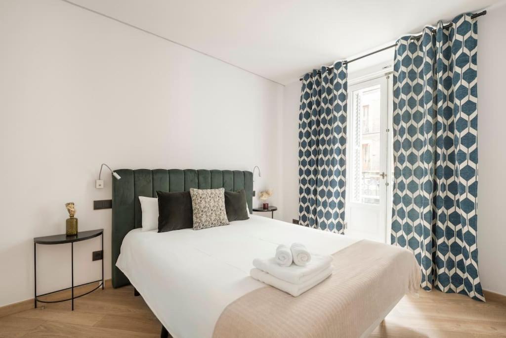 Lujoso Apartamento Cerca De Plaza Mayor Madrid Bagian luar foto